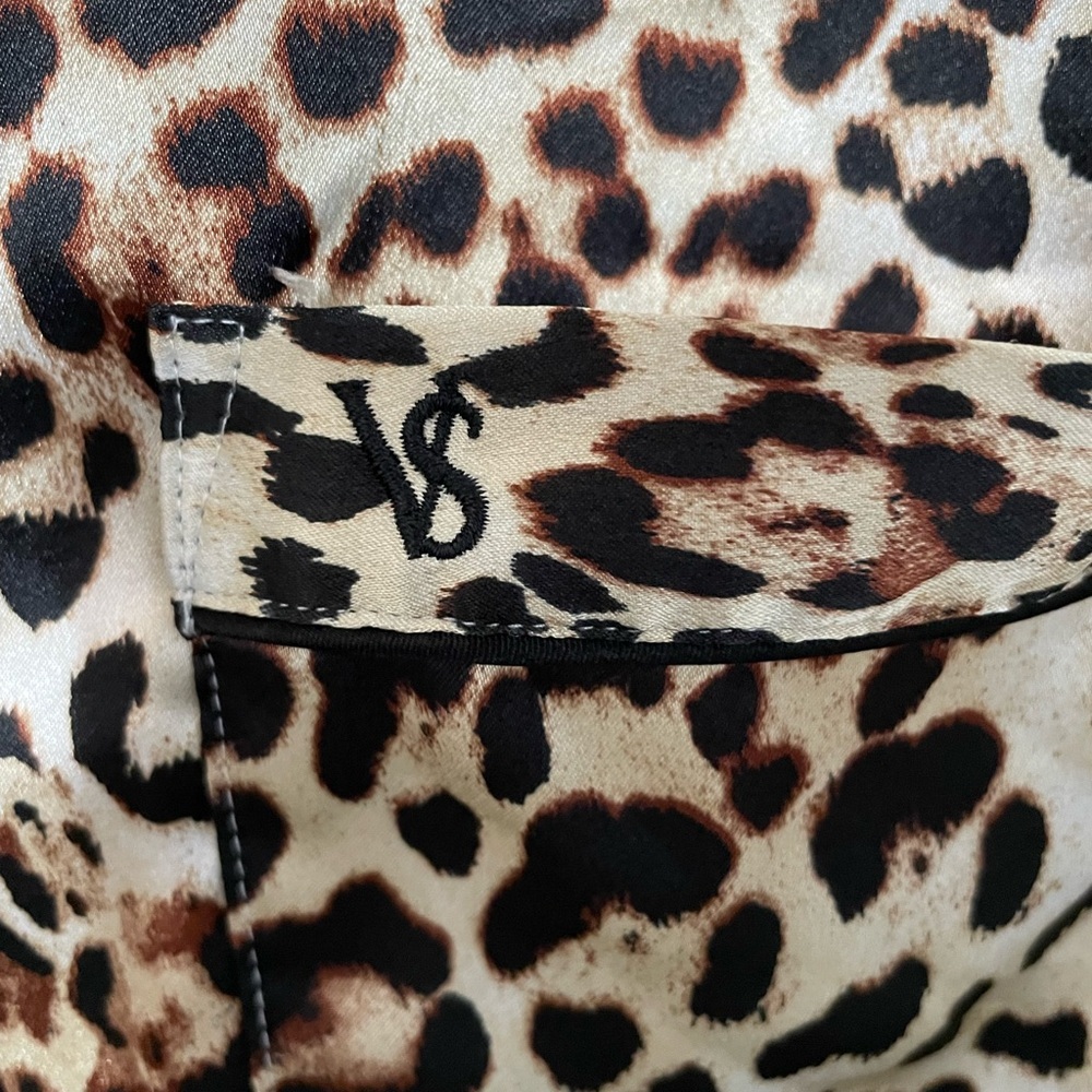 Victoria’s Secret button up
Long sleeve Satin Cheetah print nightshirt w pocket - Picture 7 of 9
